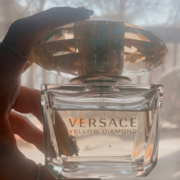 Versace Yellow Diamond Eau de Toilette 3 oz - Picture 3 of 3